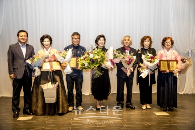 제8회 한국예술문화명인 인증식(김한정 기자)