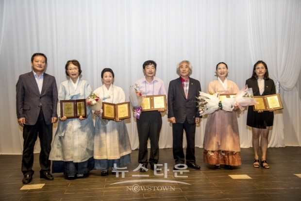 제8회 한국예술문화명인 인증식(김한정 기자)
