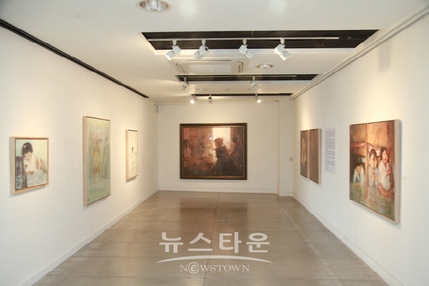 서양화가 손미량, 가족사랑 그림으로 전하는 “추억의 앨범-가족사진” 개인전 개최(김한정 기자)