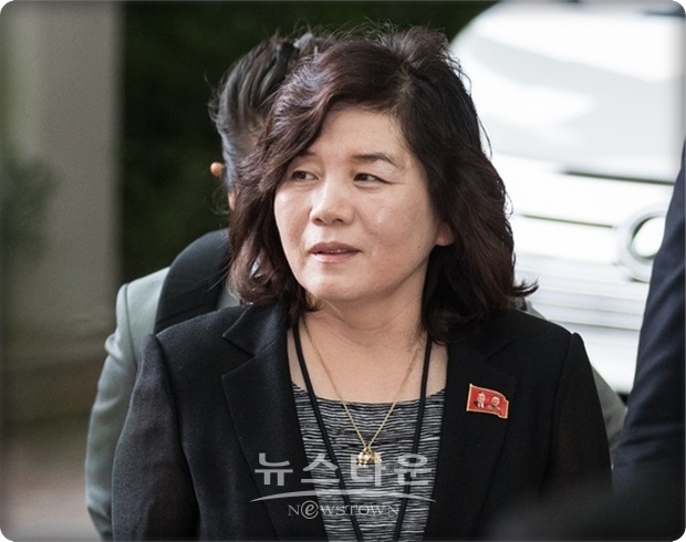 조선중앙통신은 최선희 부상은 9일 발표한 담화에서 “우리는 9월 하순경 합의되는 시간과 장소에서 미국 측과 마주 앉아 지금까지 우리가 논의해온 문제들을 포괄적으로 토의할 용의가 있다”고 밝혔다고 전했다.