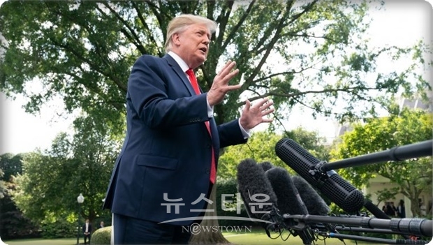트럼프 대통령의 이 같은 북한의 제안에 대한 긍정적인 반응을 보임에 따라 지금까지 교착상태에 빠져 있던 북-미 간 실무협상이 성사될 가능성이 매우 높아진 것은 사실이다.