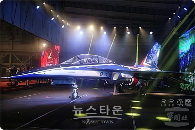 이번에 선보인 ‘용응’은 ‘경국’과 같은 엔진으로 외관도 경국에 가깝지만, 재설계와 경량화로 성능은 향상되었으며, 차이잉원 총통은 기념식전에서 “자주국방의 큰 문을 열었다”고 평가했다.