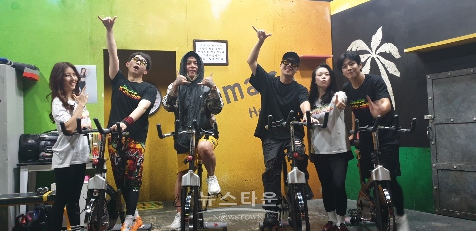 연극 자메이카헬스클럽 찾은 레강평(하하&스컬), 깜짝 공연까지 선보여