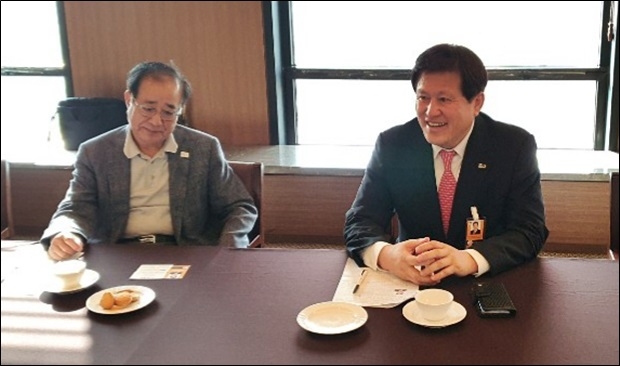오노균 국기원장후보가 4일 오후 한국프레스센터19층 국화홀에서 국기원 및 태권도발전 브리핑을 했다 (사진 좌 송동근 전 태권도진흥재단 초대 사무총장)
