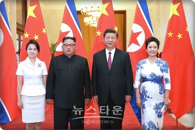 미국은 내년 11월 대선이 예정되어 있고 본격적인 선거 캠페인은 내년 2월부터 미국 전역에서 시작된다. 트럼프 대통령에겐 시간이 거의 없다. 한국의 문재인 대통령도 촉진자든 중재자든 안내자이든 간에 내년 4월 총선거를 앞두고 있어 한국이나 미국 모두 시간이 제한적인 반면 북한 김정은은 그동안 잘 버텨 온 덕에 이제는 중국이라는 ‘밥줄’도 확보된 만큼 시간적 여유로 문제에 임할 것이다.