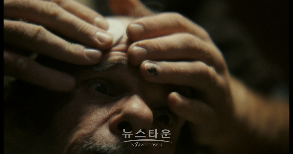단역 FigurantFrance, Czech Republic | 2019 | 13'45" | Color | Fiction Director_ 얀 베나 Jan VEJNAR