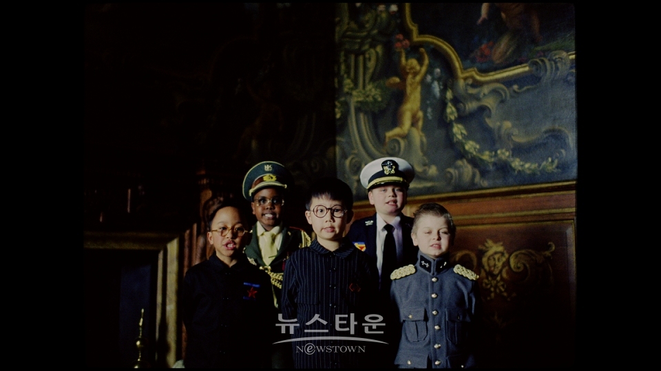 감각적인 음악에 실험적인 영상을 더한 “오버하우젠 뮤비 프로그램” 토이 Toy United Kingdom | 2018 | 3'16" | Color | Music Video Director_살로몬 라이텔름 Salomon LIGTHELM