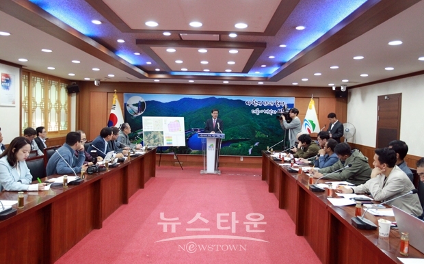 청양군은 오는 11월 개발행위허가 제한지역 지정·고시 시행, 12월 사업계획(투자유치 콘텐츠+기본계획) 용역에 착수할 예정이고 2020년 상반기 산업단지 개발방향 확정, 하반기 산업단지 개발사업자 공모 및 선정을 추진할 계획이다.