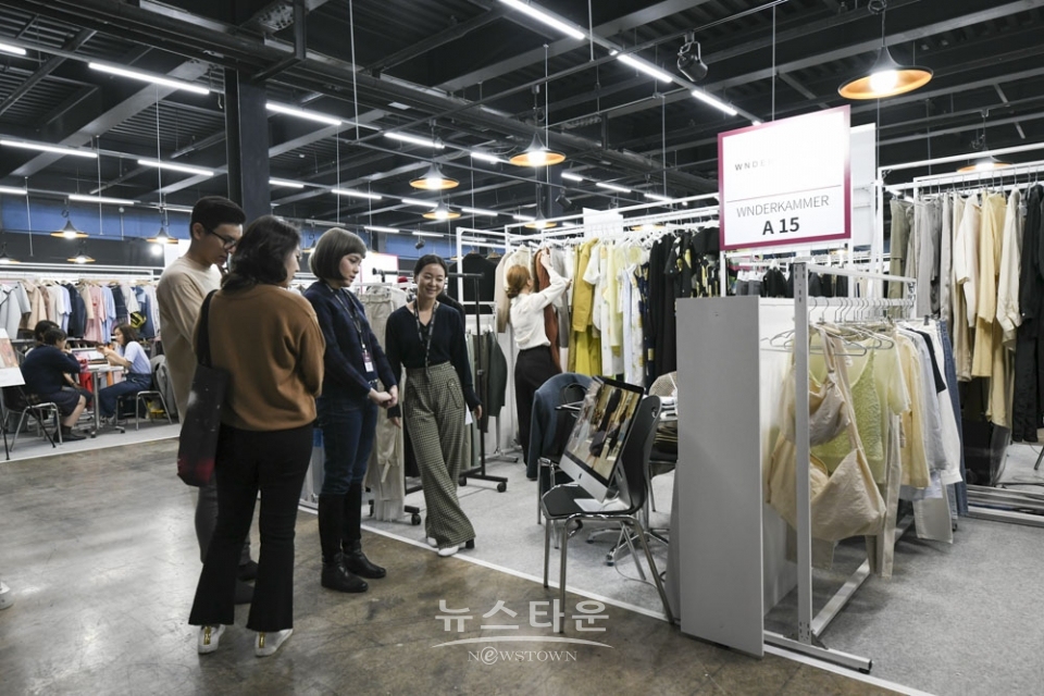 2020 SS 패션코드&페스티벌 참가 브랜드 부스 / 고득용기자 ⓒ뉴스타운