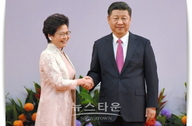 두 사람은 5일 개막되는 “중국 국제수입박람회(中国国際輸入博覧会)”에 참석하기 위해 상하이를 방문 중이며, 이 기회를 포착 회담을 가졌다.