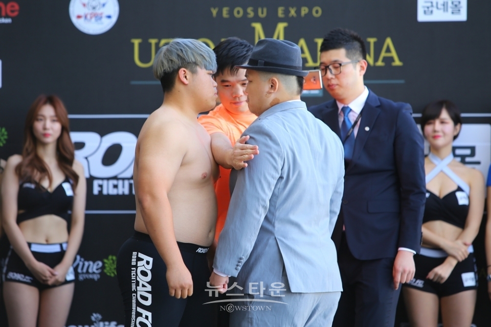 ROAD FC YOUNG GUNS 45 공식 계체량 및 인터뷰, '3경기 오일학 VS 이호준' / 고득용기자 ⓒ뉴스타운
