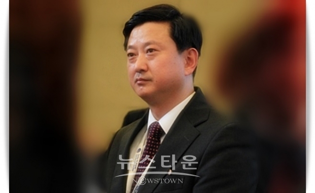 조철수 미국 국장(위 사진)은 한반도 세션 기조연설에서 “만일 미국이 자신의 반북(反北) 적대시 정책들을 철회하기 위한 실질적 조치들을 취하지 않고, 온갖 수작을 부린다면, 그것은 가장 큰 실수가 될 것이며, 한반도 문제의 향후 진전은 온전히 미국의 선택에 달려 있다”고 주장했다.
