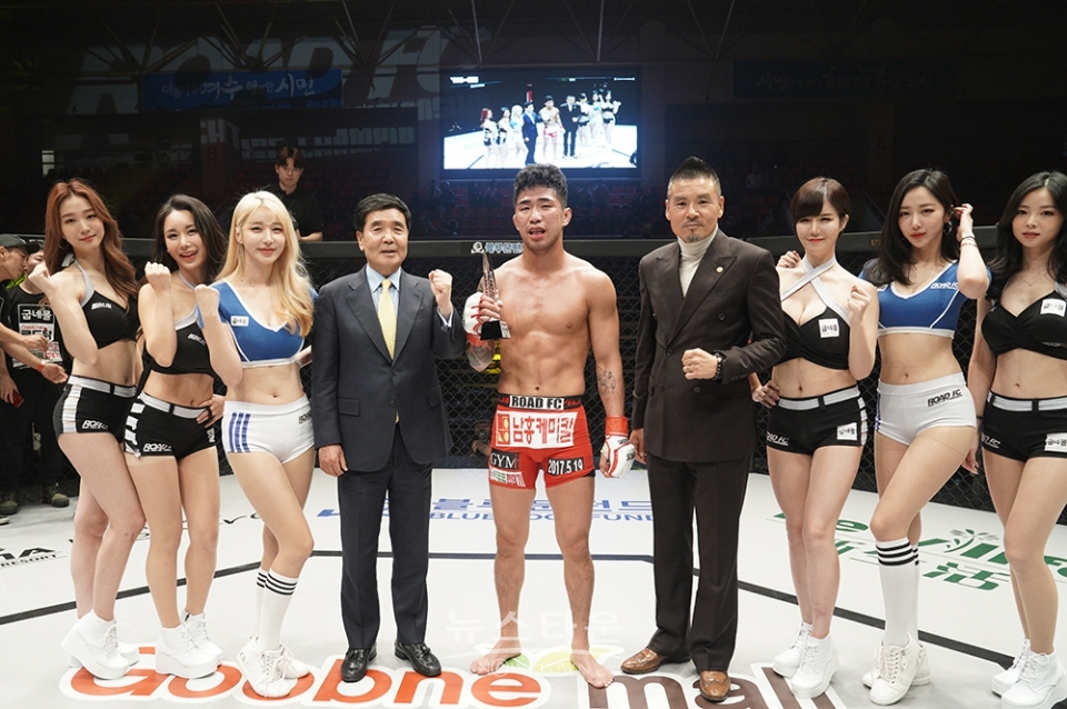 5경기 박찬수 VS 김의종 / 5th FEATHERWEIGHT BOUTPARK CHAN-SOO VS KIM UI-JONGPARK CHAN-SOO defeats KIM UI-JONG by Split Decision, 2-1 / 고득용기자 ⓒ뉴스타운