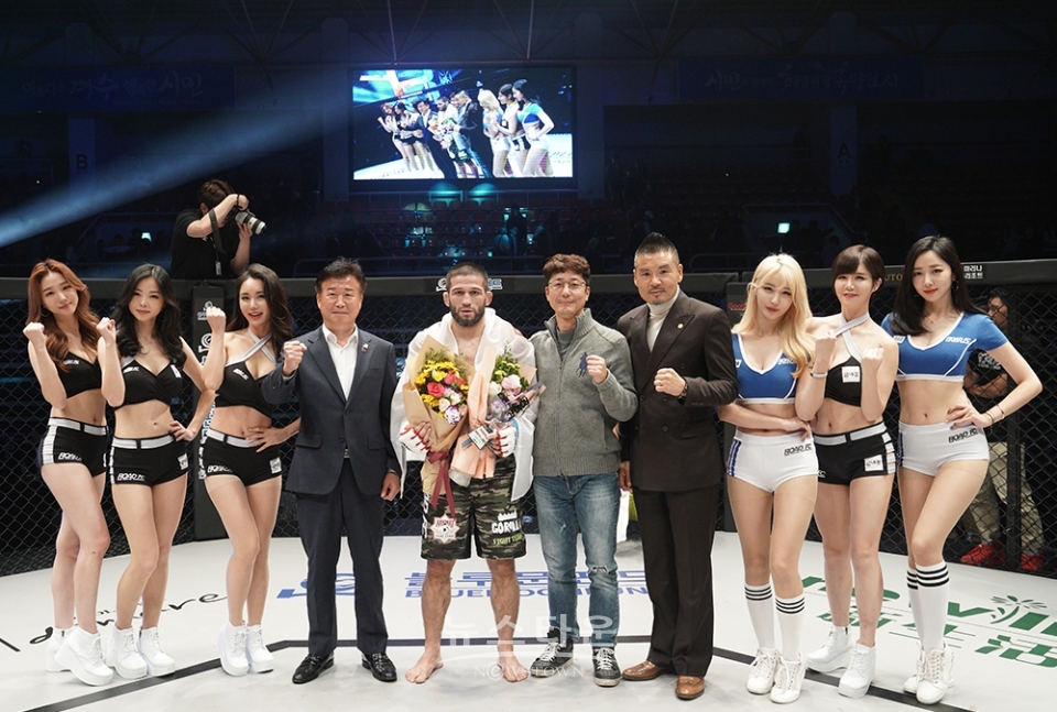 6경기 권아솔 VS 샤밀 자브로프, SHAMIL ZAVUROV가 심판  만장일치로 KWON A-SOL에 승리했다.