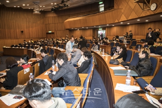 그룹사운드 조갑출 원장 대한민국을 빛낸 자랑스런 인물 봉사대상 수상(김한정 기자)