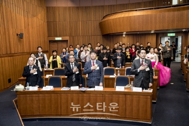 세계한인재단 스티브김 총감독 대한민국을 빛낸 자랑스런 인물 봉사대상 수상(김한정 기자)