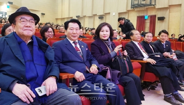 음악동인 예우회 주최 ‘오늘, 전설을 만나다 2019’ 공연 성황(김한정 기자)