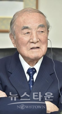 나카소네 전 일본총리의 생전 모습