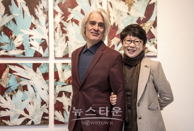 피에르 마리 브리쏭(Pierre-Marie Brisson), 희망의 망고나무(대표이사 이광희)에 작품 기증(김한정 기자)