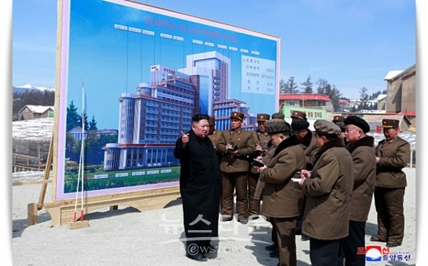 올해에는 중국에서 35만 명의 관광객이 북한을 방문했으며, 약 1억 7천 500만 달러의 관광 수입을 벌어들인 것으로 추산하고 있다.
