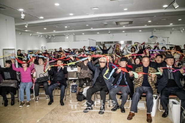 김충식 한국교육미술재단 설립기금 조성 특별전 ‘당신의 아름다운 이야기’(김한정 기자)