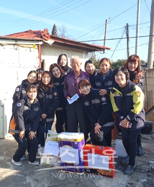 정우회가 지난 12월 15일 천안시 성환읍 독거노인 조모씨(남,81세) 가구를 방문해 봉사활동을 펼쳤다.