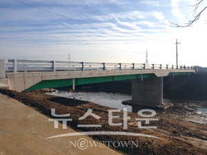 재 가설된 연호교