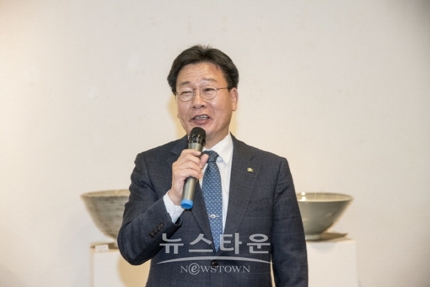 제9회 天土 백도곡 개인전 ‘양구백토 조성물전’(김한정 기자)