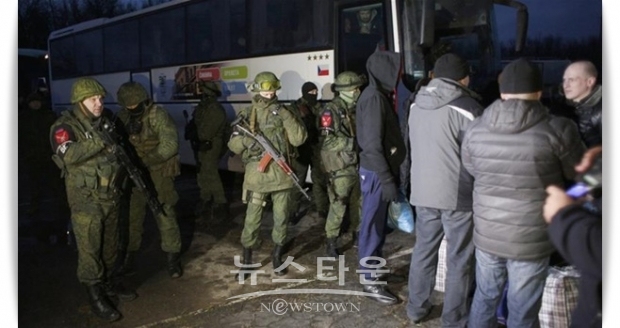 일부 분쟁지역에서 휴전을 완전히 이행하기로 하고, 내년 3월까지 병력 철수 절차를 진행하기로 합의했다.