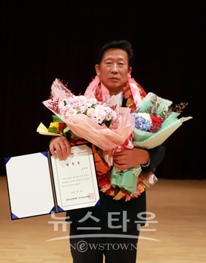 충청남도체육회장에 당선된 김덕호씨