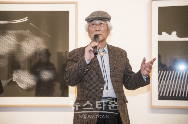 원춘호 사진전 '천년 와(瓦)' 오프닝 행사(김한정 기자)