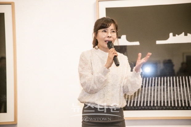 원춘호 사진전 '천년 와(瓦)' 오프닝 행사(김한정 기자)