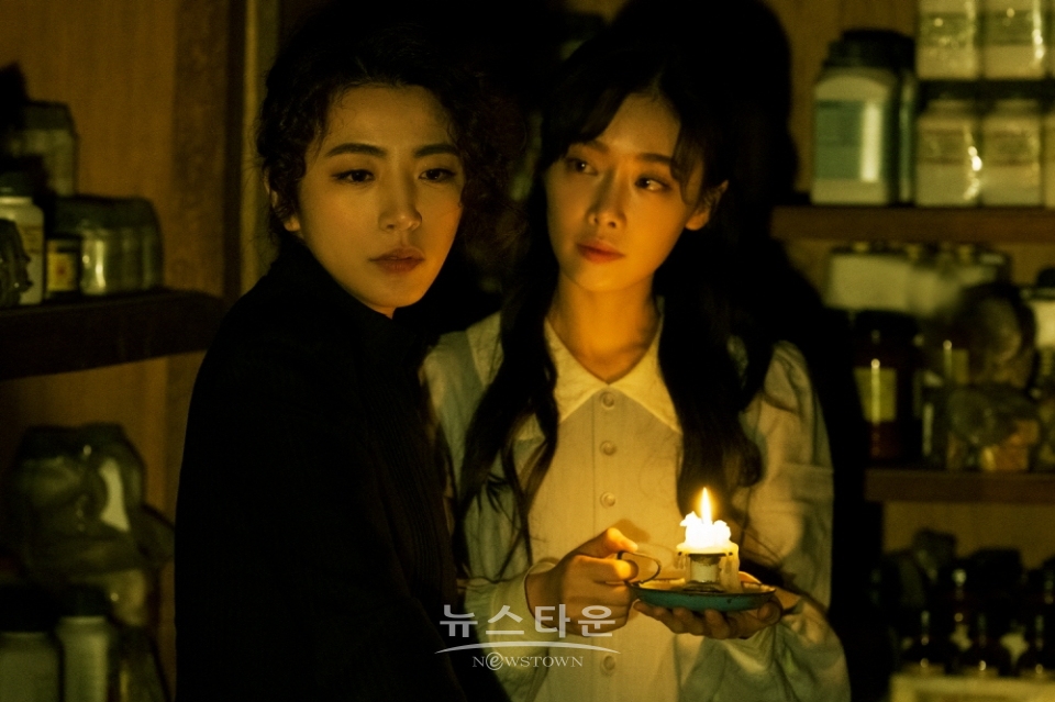 뮤지컬 마리 퀴리 페어컷_마리 정인지, 안느 김히어라_제공 라이브(주) / 고득용기자 ⓒ뉴스타운