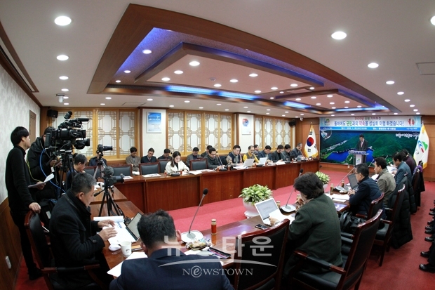 김돈곤 청양군수는 청양군이 확보한 3024억 원은 공모사업 37건 1705억 원과 지역개발예산 1319억 원이며, 정책 네트워크를 통한 효율적 예산집행으로 군민이 인정하는 가시적 성과를 제시했다.