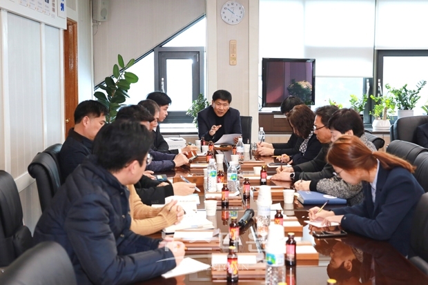 1월 29일 오전 10시 아산시의회 의원들이 우한 폐렴 사태에 따른 아산지역 격리수용을 반대하는 긴급회의를 개최했다.