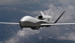 미 해군의 무인정찰기 MQ-4C '트라이튼'.