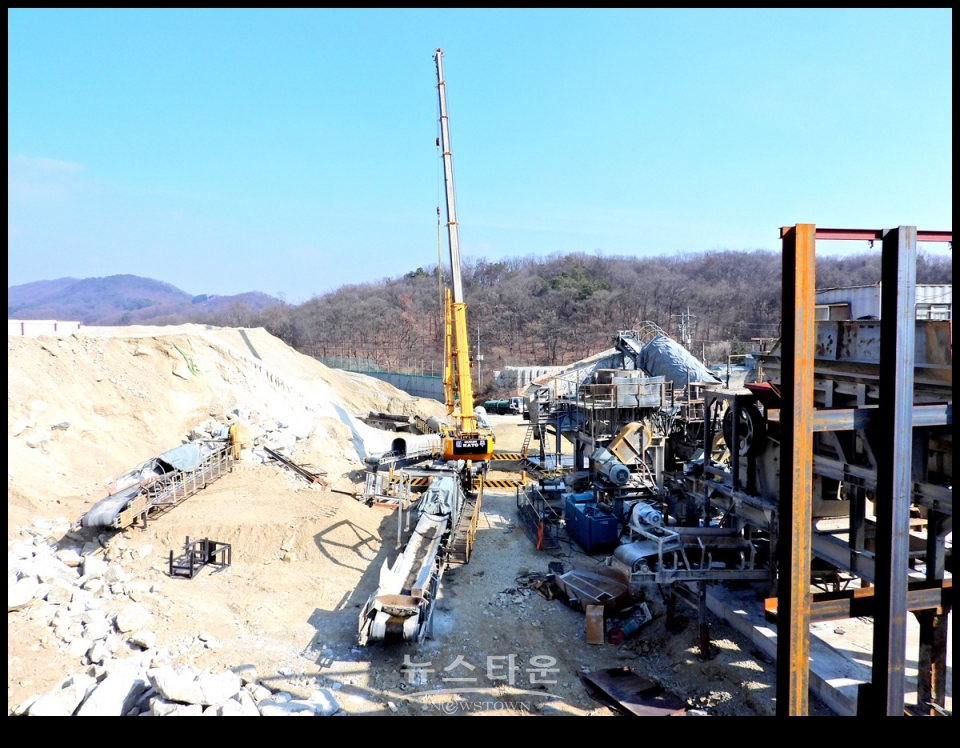 먼지, 소음공해 유발주범 골재선별 파쇄장 절대반대, 지정간현,문막동화주민들 집단반발