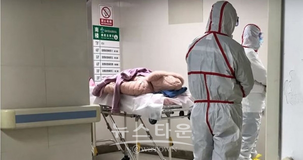 신규 사망자 수는 지난 7일과 8일 각각 80명, 9일에는 90명, 10일에는 100명 선을 넘어섰다. 앞으로도 위중한 환자들이 많이 남아 있어 사망자 수도 급증할 것으로 보인다.