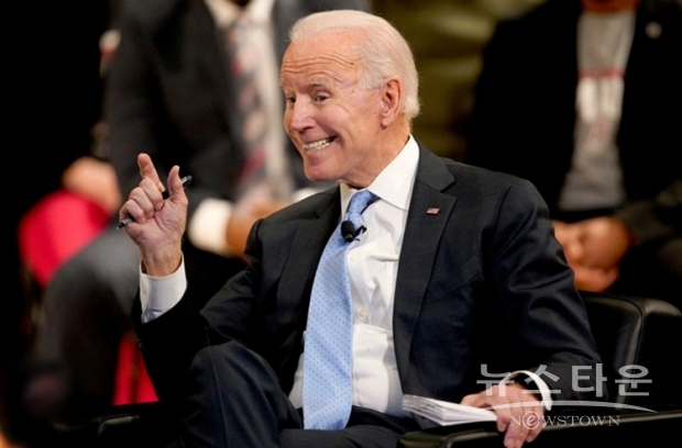 바이든 전 부통령(위 사진)은 오는 11월 3일 실시되는 대선 본선에서 도널드 트럼프 현 대통령과 맞석데 될 민주당의 공식 후보로 사실상 확정됐다.