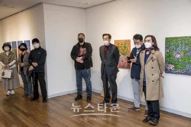 제56회 서양화가 김용모 개인전 ‘또 다른 시작’(김한정 기자)