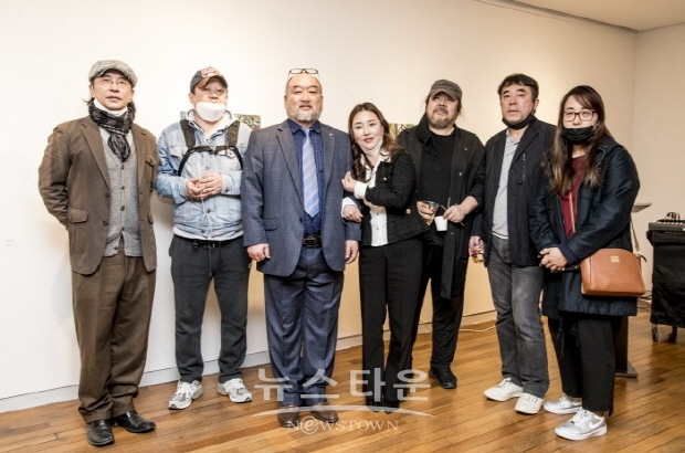 제56회 서양화가 김용모 개인전 ‘또 다른 시작’(김한정 기자)