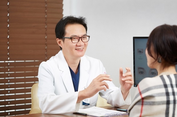 아이디성형외과 황인석 원장(성형외과 전문의)