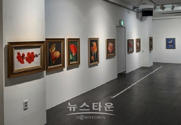 김규리 초대展 ‘오방색의 꿈’(김한정 기자)