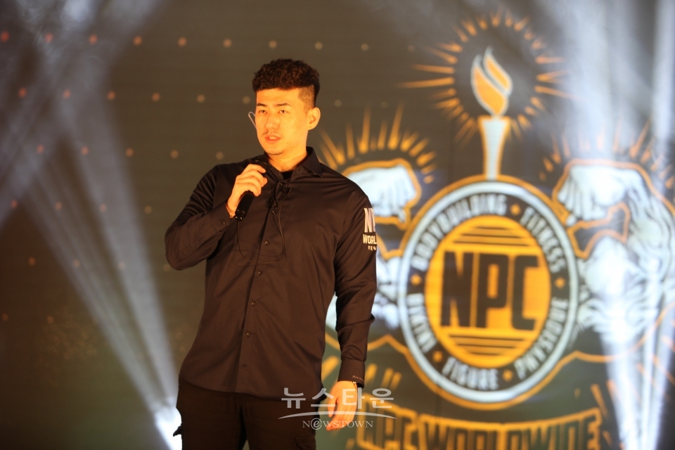 NPC 월드와이드 리저널 임성준 인천  대회장이 인사말을 하고 있다.