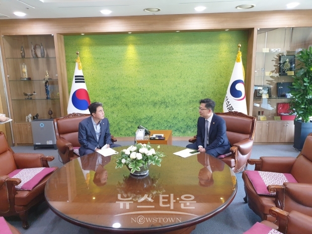 김태흠의원과 김현수 농림축산식품부 장관