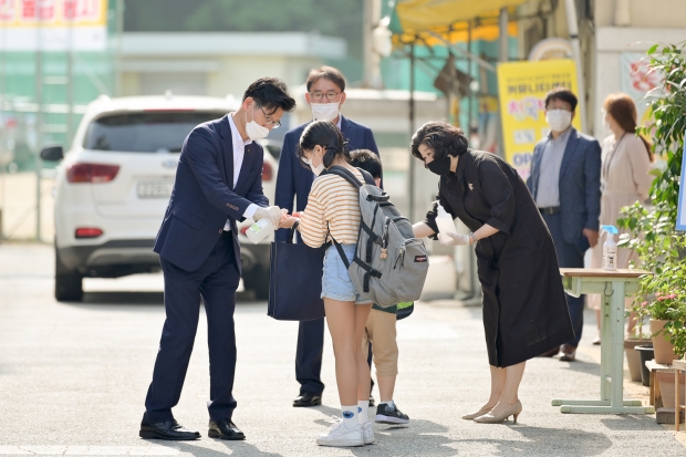 김정섭 시장, 등교개학 현장 방문