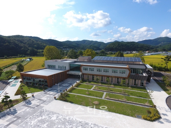 진주목공예전수관 전경