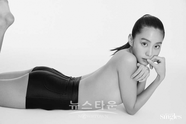 유이, 클린 섹슈얼 세미 누드 화보 공개! / 고득용기자 ⓒ뉴스타운