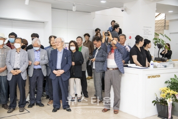 석천 허필호 작가 ‘부적의 조형화, 도예, 회화의 세계, 남도 추사의 맥’전(김한정 기자)