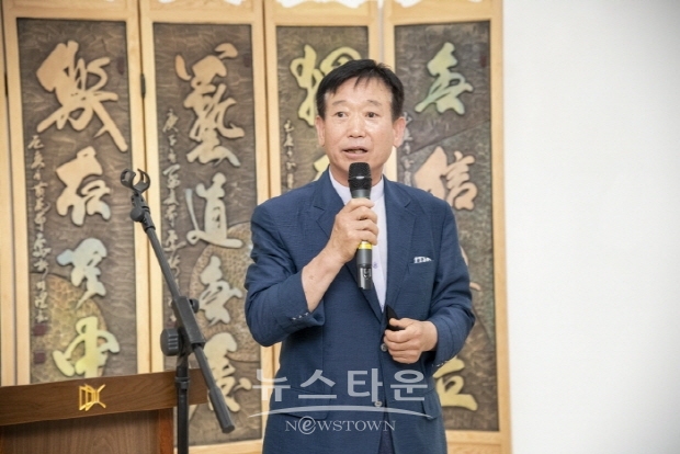 석천 허필호 작가 ‘부적의 조형화, 도예, 회화의 세계, 남도 추사의 맥’전(김한정 기자)